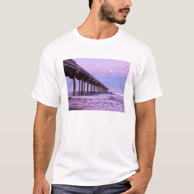 Camiseta Púrpura de madrugada sobre píer, Califórnia (Frente)