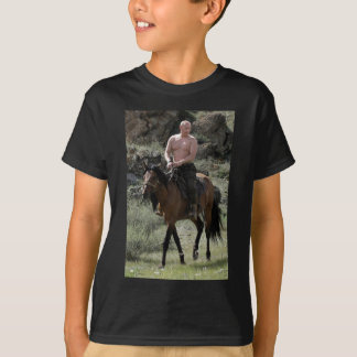 Camiseta Putin descamisado monta um cavalo
