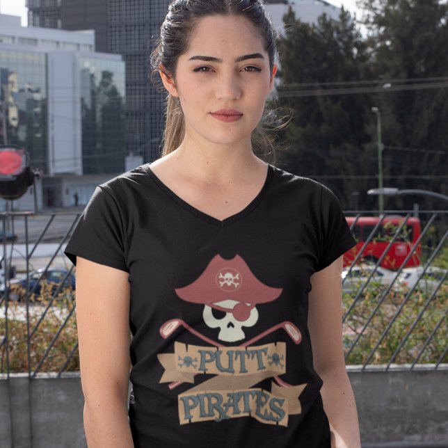 Camiseta Putt Pirates Golfing (Putt Pirate Golf Lover Black V-Neck Womens T-Shirt)
