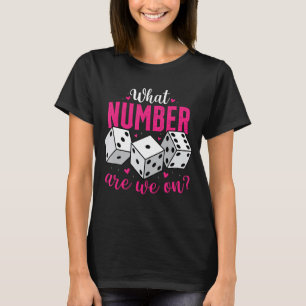 Camiseta Qual É O Número Que Estamos No Engraçado Jogo Bunc