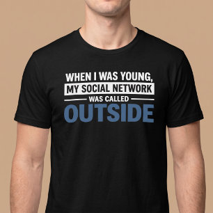 Camiseta Quando Eu Era Jovem, Minha Rede Social Era Diverti