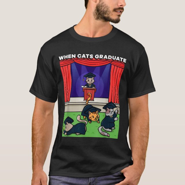 Camiseta Quando os gatos se formam meme engraçado de format (Frente)