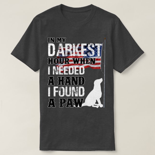 Camiseta Quando Precisava De Uma Mão Encontrei Um Prêmio De (Frente do Design)