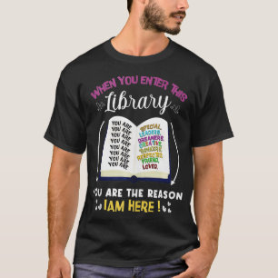 Camiseta Quando Você Insere Esta Biblioteca Lendo Vermes Do