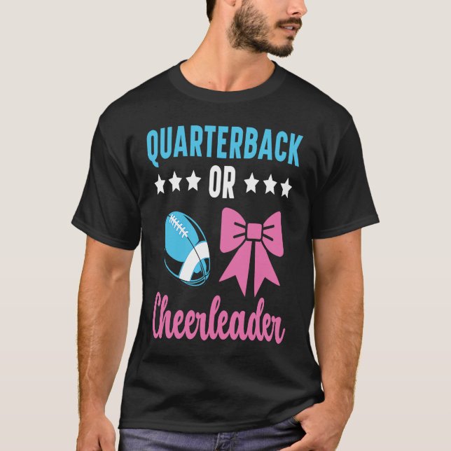 Camiseta Quarterback Or Cheerleader Baby Announcement Gende (Frente)