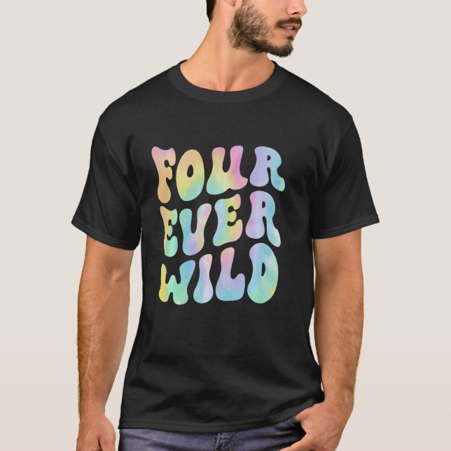 Camiseta Quarto Aniversário Quatro Vezes Arco-Íris Selvagem (Frente)