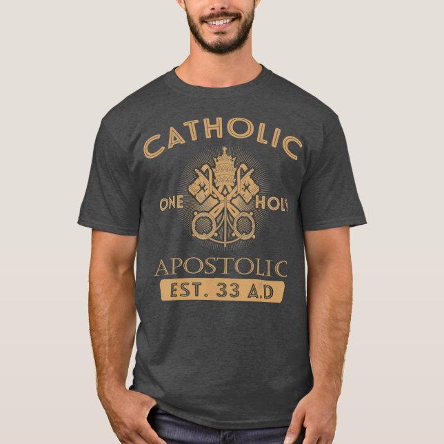 Camiseta Quatro Marcas do Católico Romano Um Santo Apostóli (Frente)