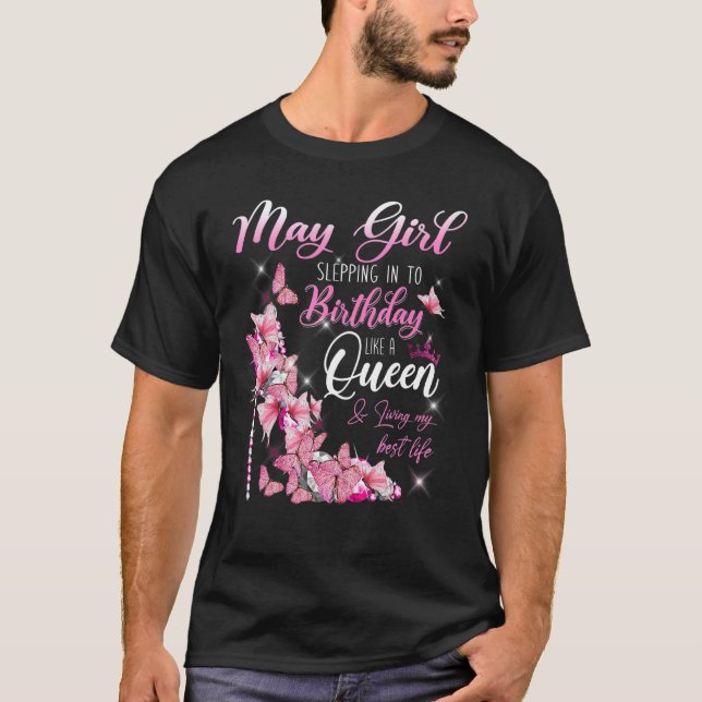 Camiseta Que Garota Passando No Meu Aniversário Como Uma Ra (Frente)
