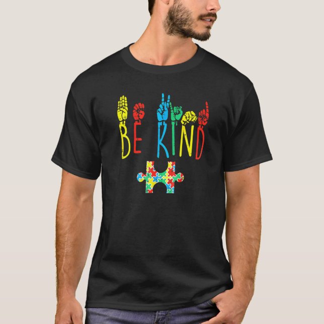 Camiseta Quebra-cabeça da Língua de Sinais Manual Be Kind C (Frente)