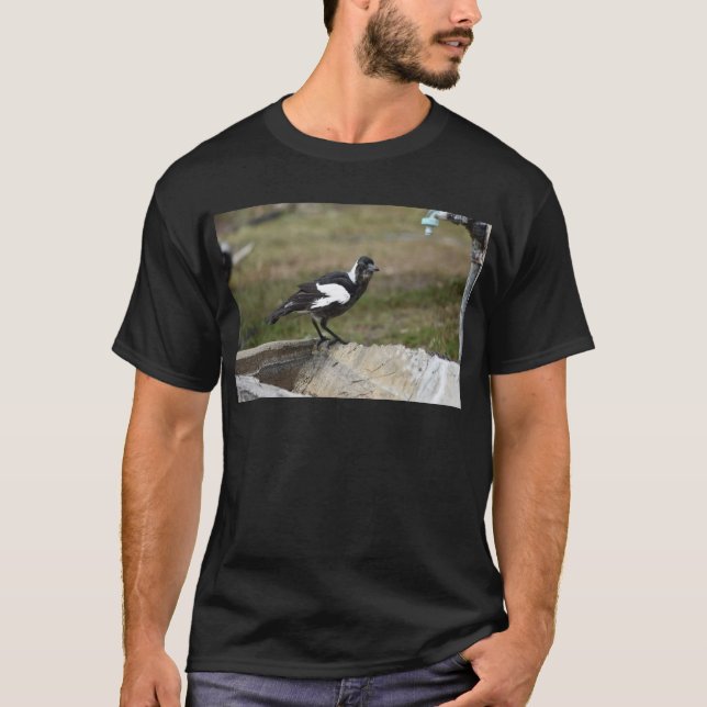 CAMISETA QUEENSLAND RURAL PRETO & BRANCO AUSTRÁLIA DO (Frente)