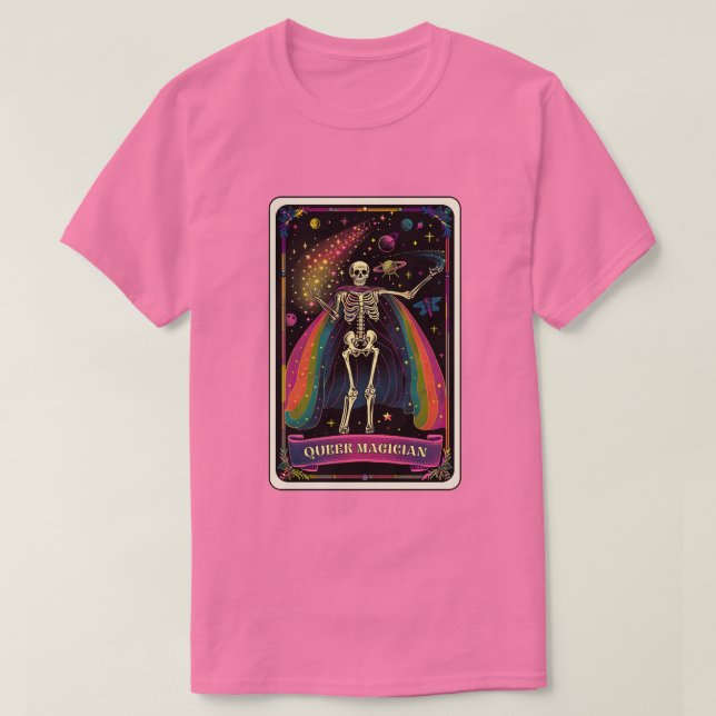 Camiseta Queer Maggie Skeleton Tarot (Frente do Design)