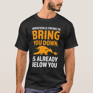 Camiseta Quem Quer Que Esteja Tentando Derrubar A Mítica Do