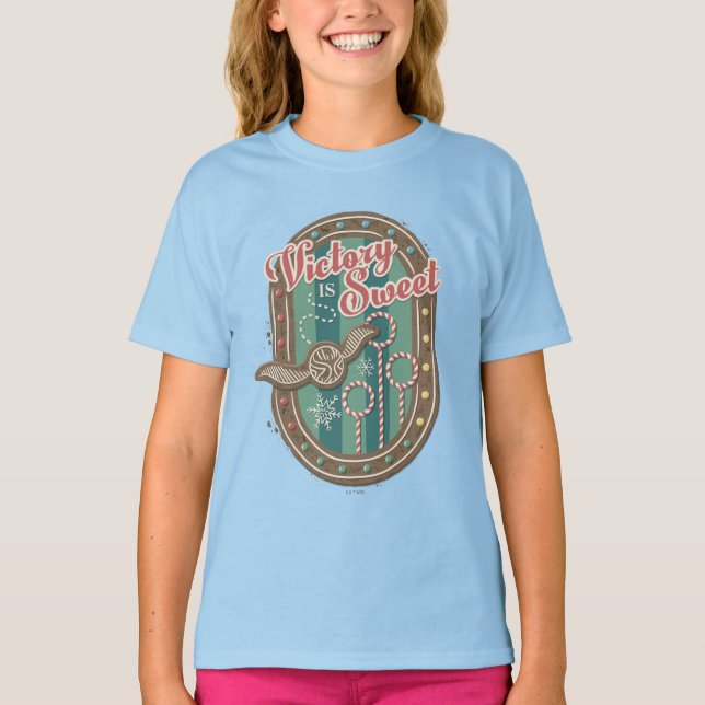 Camiseta QUIDDITCH™ Victory is Sweet Holiday Cookie Graphic (Frente)