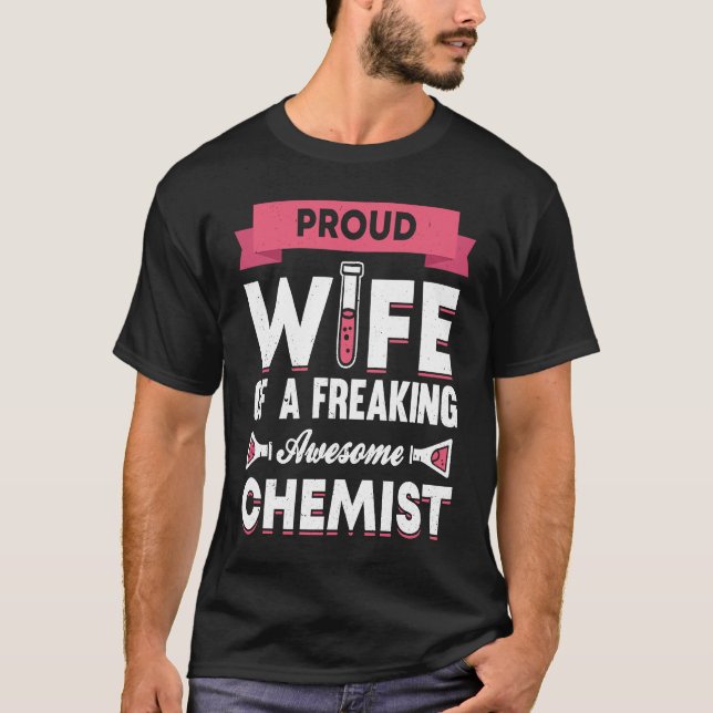 Camiseta Química da Esposa Lab Química Labs (Frente)