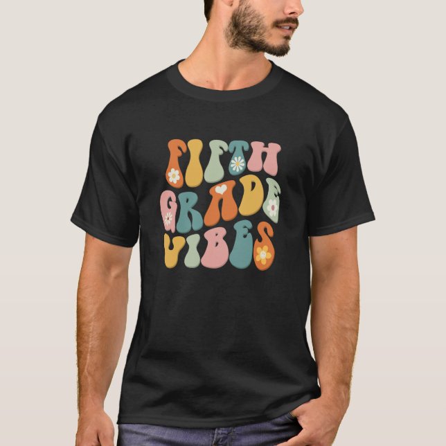 Camiseta Quinto Grau Vibes Professores Retrô Groovy Criança (Frente)