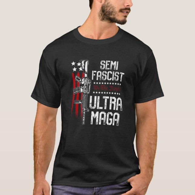 Camiseta Quota Semirfascista do Humor Político Ultra Maga B (Frente)