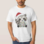 Camiseta Raccoon Christmas Snow Winter Raccoons<br><div class="desc">O racon a suavidade com luzes de fada. Animais engraçados com presentes e neve até as férias. Também é engraçado para o Natal em julho. Os guaxinins são animais doces e perfeitos para o Natal.</div>