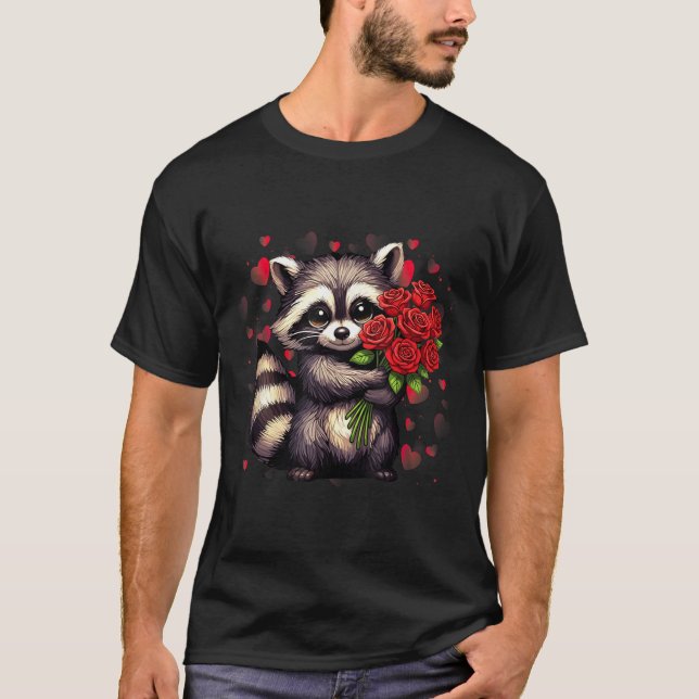 Camiseta Raccoon Holding Red Rose Cute Raccoon Valentine An (Frente)