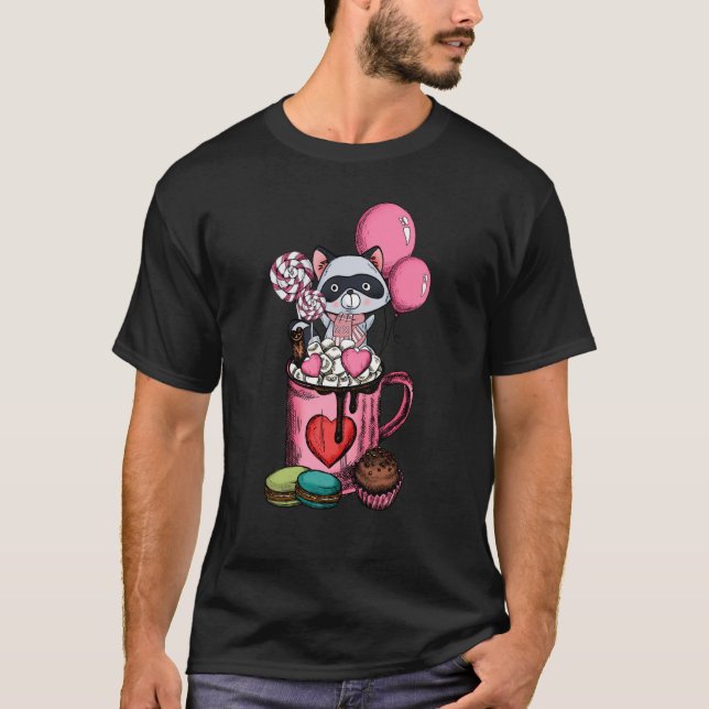 Camiseta Racoon Animal in Coffee Cup Mug Namorados V Day Cu (Frente)