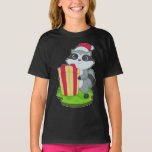 Camiseta Racoon Christmas Santa hat<br><div class="desc">Este design é o presente perfeito para um aniversário, Natal e outras celebrações. É adequado para mulheres, homens e crianças.</div>