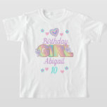 Camiseta Rainbow Birthday Rapariga idade personalizada Irid<br><div class="desc">Comemora o aniversário com esta camiseta especial,  design especial e personalizada</div>