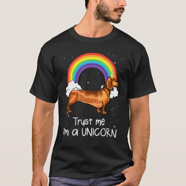Camiseta Rainbow Brown Dachshund Acredita Em Mim Um Cão Uni (Frente)