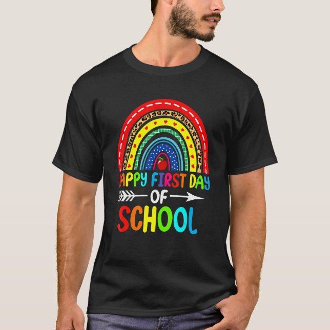 Camiseta Rainbow Cute Happy First Day (Frente)