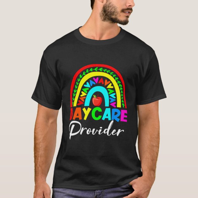 Camiseta Rainbow Daycare Provider De Volta Ao Professor De  (Frente)