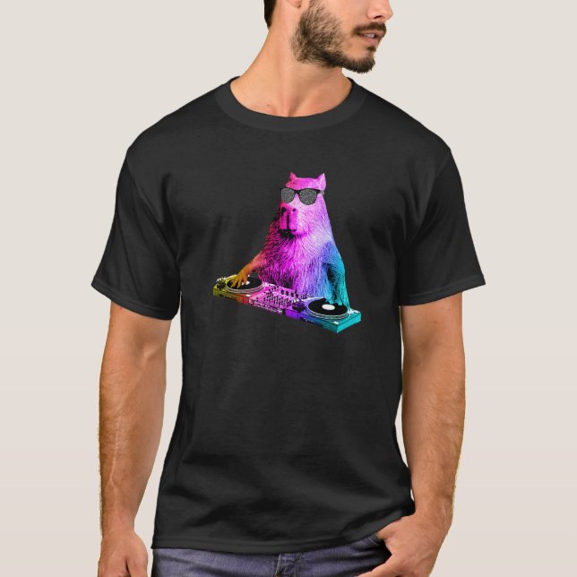 Camiseta Rainbow Dj Capybara House Music (Frente)