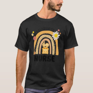 Camiseta Rainbow Groovy Peace Nurse Vintage