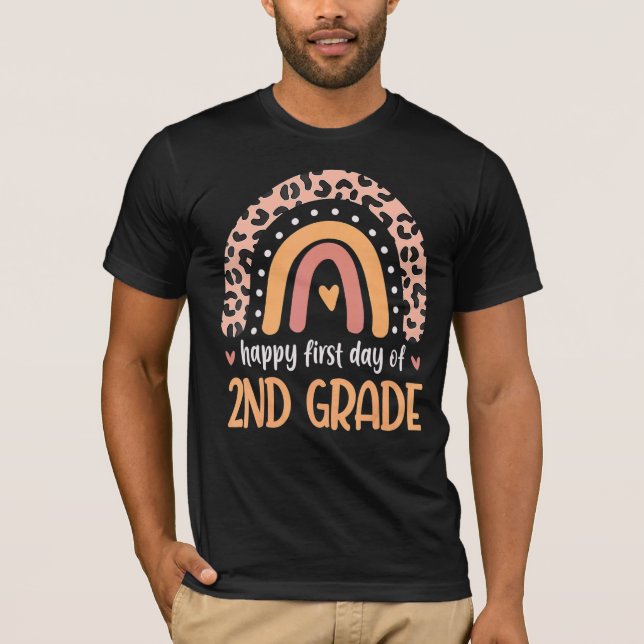 Camiseta Rainbow Happy First Day Of segundo Grade Teacher B (Frente)
