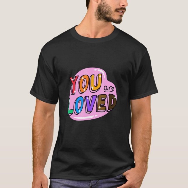 Camiseta Rainbow Love Fireden Love Prie LGBTQ+ (Frente)
