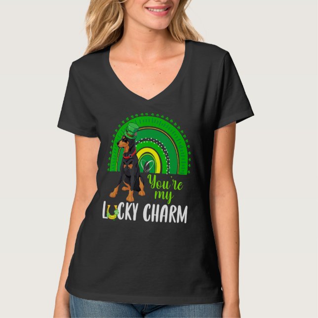Camiseta Rainbow Lucky Charm Doberman Dog Lover St Patricks (Frente)