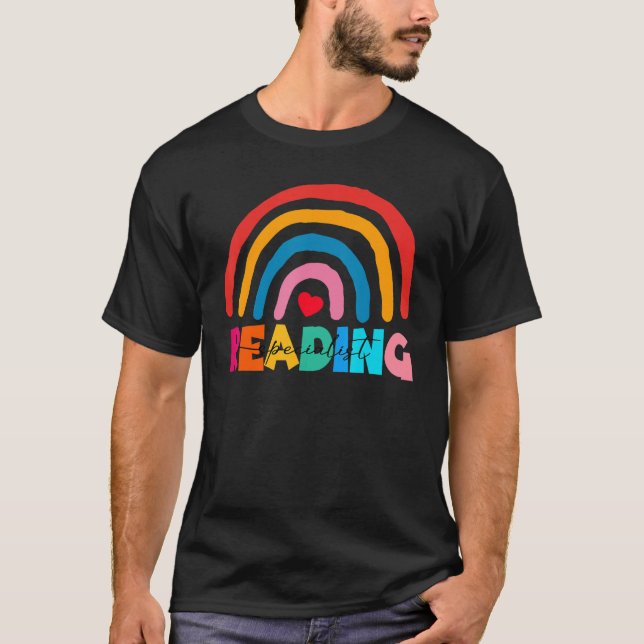 Camiseta Rainbow Reading Specialist Happy First Day (Frente)