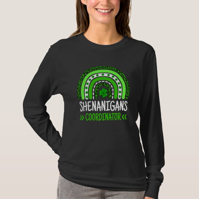 Camiseta Rainbow Shenanigans Coordinator Teacher St Patrick (Frente)
