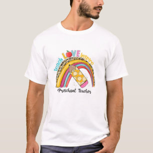 Camiseta Rainbow Teach Love inspira professor pré-escolar d