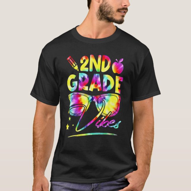 Camiseta Rainbow Tie Dye Glasses 2nd Grade Vibes Back To Sc (Frente)