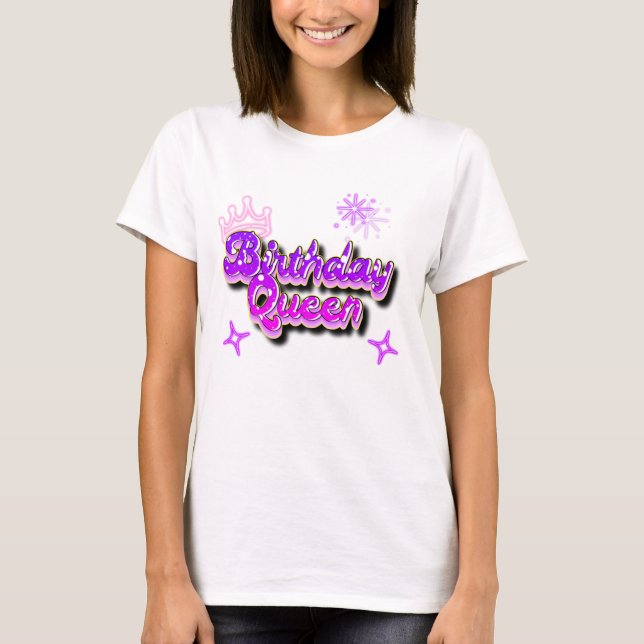 Camiseta Rainha de Aniversário Gradiente Roxo Look Grafite  (Frente)