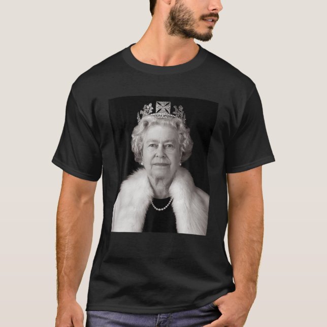 Camiseta Rainha II - Elizabeth England - Rainha da Inglater (Frente)