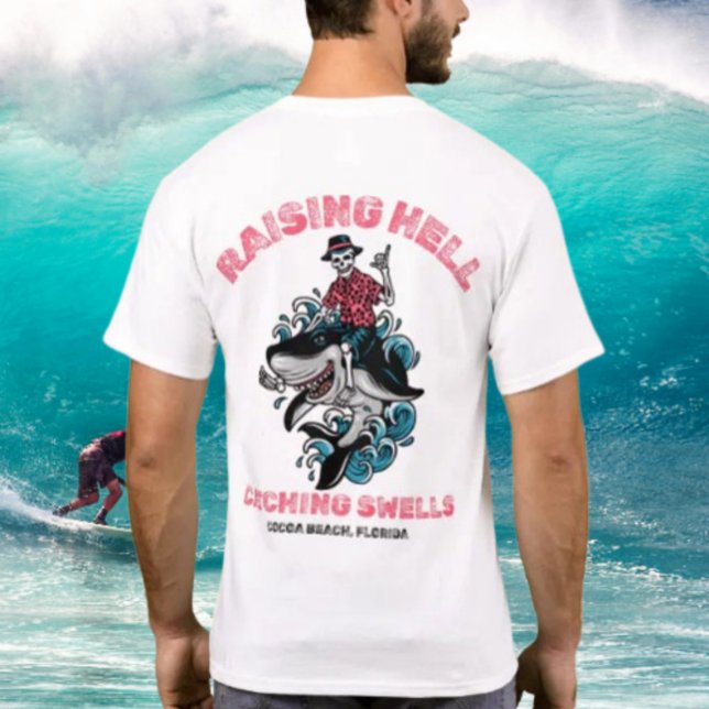 Camiseta Raising Hell Catching Swelles de Salty AF (Criador carregado)