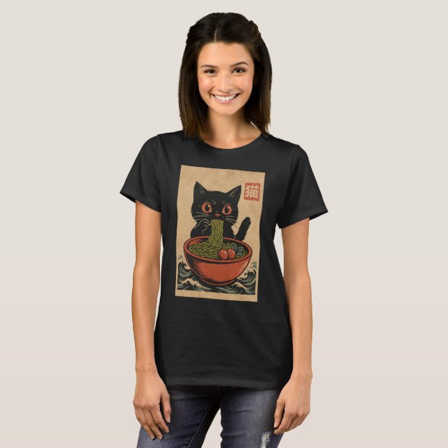 Camiseta Ramen Noodle Eating: Cat Women's T-Shirt (Frente Completa)