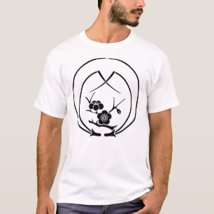 Camiseta Ramo de ume abraçando agulhas de pinheiro