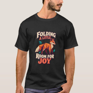 Camiseta Rapariga de Origami Dobrando um Pequeno Espaço par