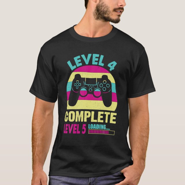 Camiseta Rapariga Nível 4 Completa Engraçado 4º (Frente)