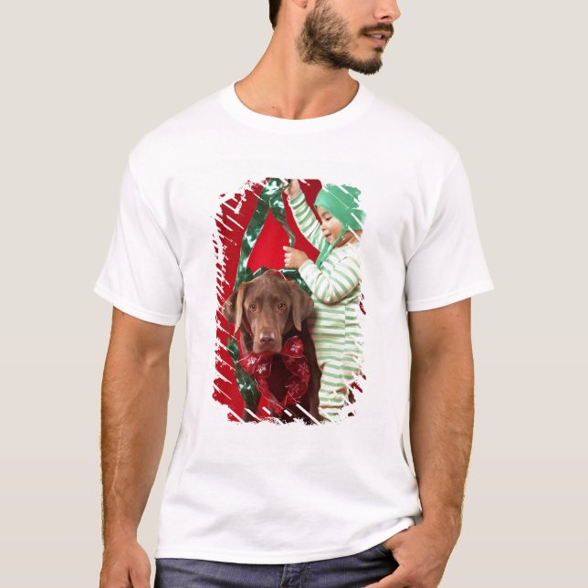 Camiseta Rapaz pequeno que decora um cão (Frente)