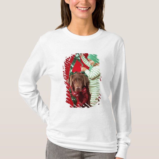 Camiseta Rapaz pequeno que decora um cão (Frente)