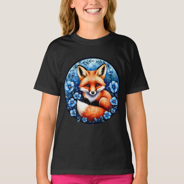 Camiseta Raposa Cercada por Flores Azuis (Frente)