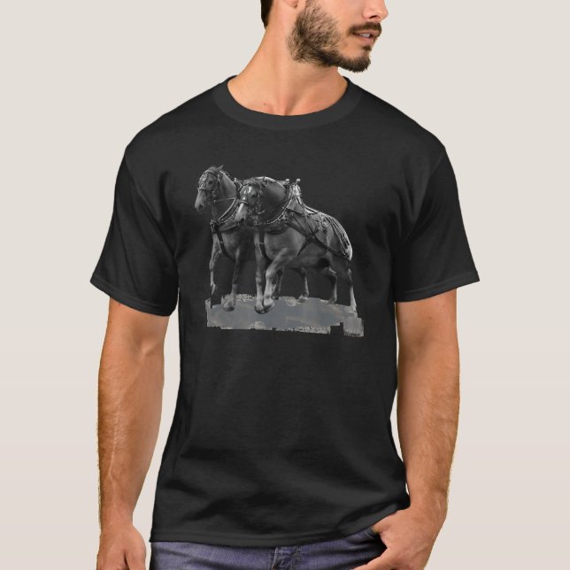 Camiseta Rascunho Cavalo Puxando Belgas - Médio (Frente)