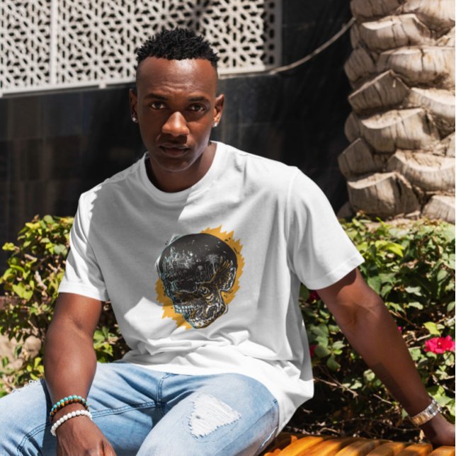 Camiseta Raven Sobre Ilustração Crônica (Criador carregado)