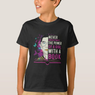 Camiseta RBG nunca subestima garota com livro